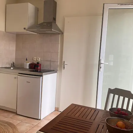 With Large Private Courtyard Апартаменты Буко