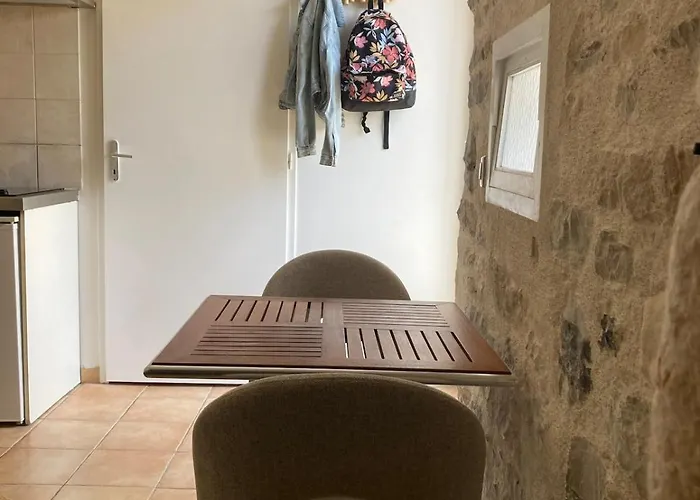 With Large Private Courtyard Apartman