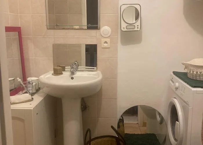 With Large Private Courtyard * Boucau